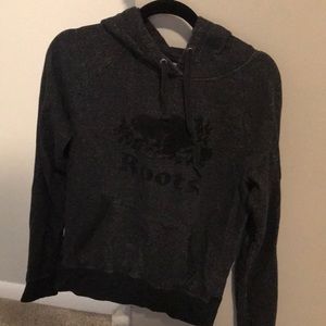 Women’s Roots hoodie size Medium